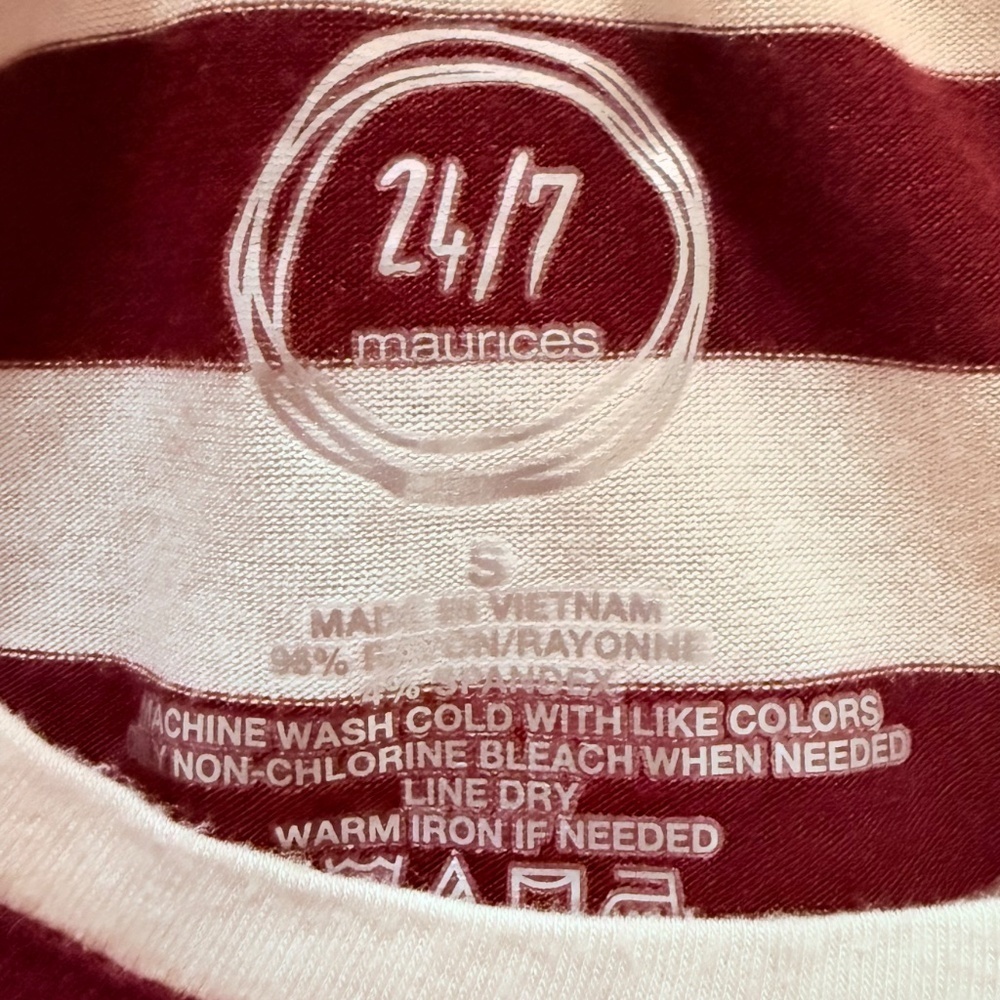 Two Maurice’s shirts - Picture 2 of 3